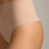 2 neviditelné tanga s vysokým pasem ze směsi polyamidu se střední oporou 2 neviditelné tanga s vysokým pasem ze směsi polyamidu se střední oporou