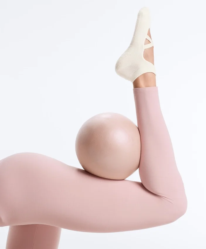 2 páry ponožek z bavlněné směsi na jógu a pilates s kříženými pásky 2 páry ponožek z bavlněné směsi na jógu a pilates s kříženými pásky
