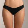 3 klasické bikiny z neviditelné polyamidové směsi s výřezem do V 3 klasické bikiny z neviditelné polyamidové směsi s výřezem do V