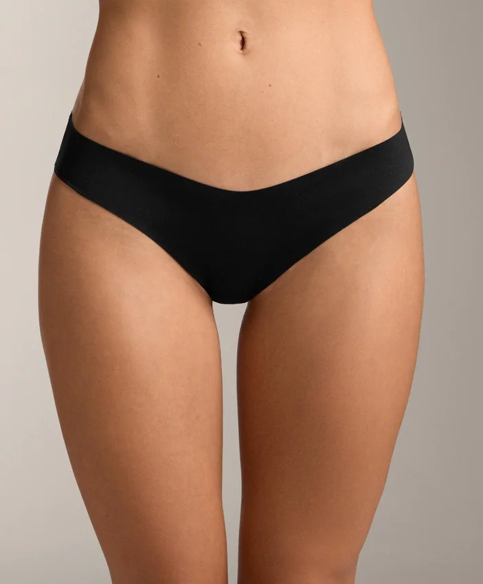 3 klasické bikiny z neviditelné polyamidové směsi s výřezem do V 3 klasické bikiny z neviditelné polyamidové směsi s výřezem do V