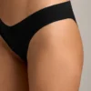 3 klasické bikiny z neviditelné polyamidové směsi s výřezem do V 3 klasické bikiny z neviditelné polyamidové směsi s výřezem do V