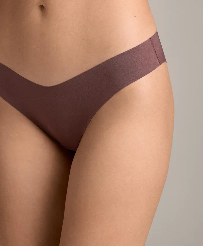 3 neviditelné klasické Bikiny s výstřihem do V z laserem řezané směsi polyamidu 3 neviditelné klasické Bikiny s výstřihem do V z laserem řezané směsi polyamidu