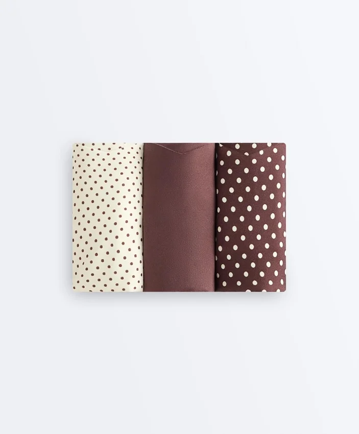 3 neviditelné klasické Bikiny s výstřihem do V z laserem řezané směsi polyamidu 3 neviditelné klasické Bikiny s výstřihem do V z laserem řezané směsi polyamidu