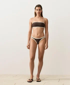 Bikiny bandeau s kontrastním lemováním Bikiny bandeau s kontrastním lemováním