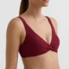 Bikiny s halterovým topem z žakárové látky s mini kostkovaným vzorem Bikiny s halterovým topem z žakárové látky s mini kostkovaným vzorem