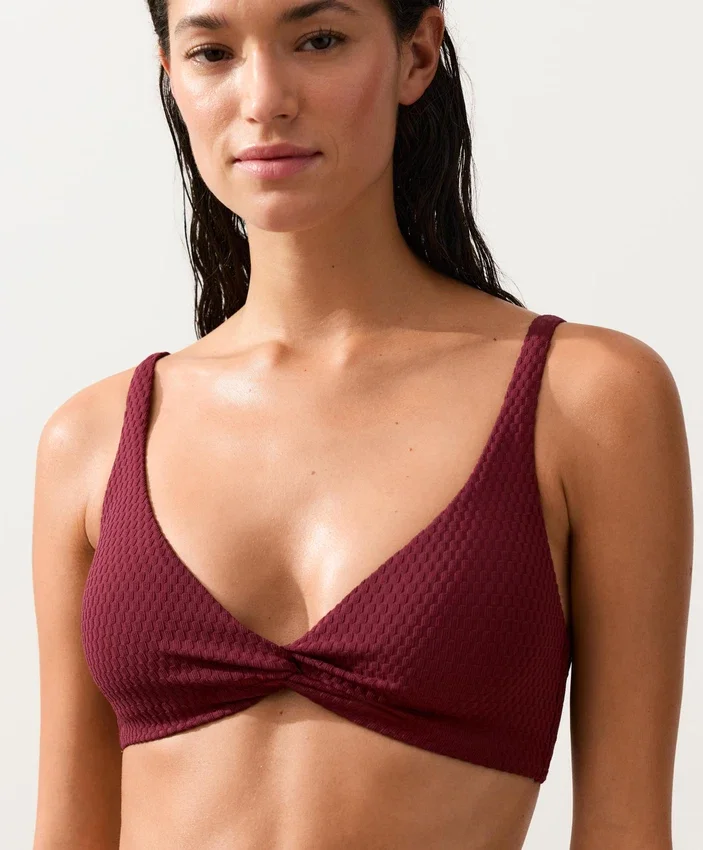 Bikiny s halterovým topem z žakárové látky s mini kostkovaným vzorem Bikiny s halterovým topem z žakárové látky s mini kostkovaným vzorem
