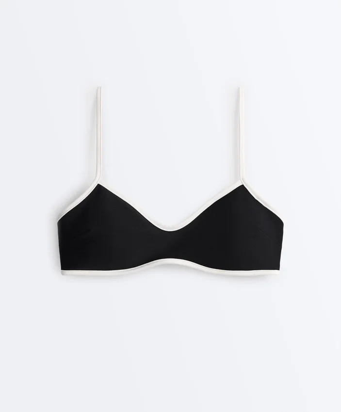 Bikiny s kontrastním lemováním Bikiny s kontrastním lemováním