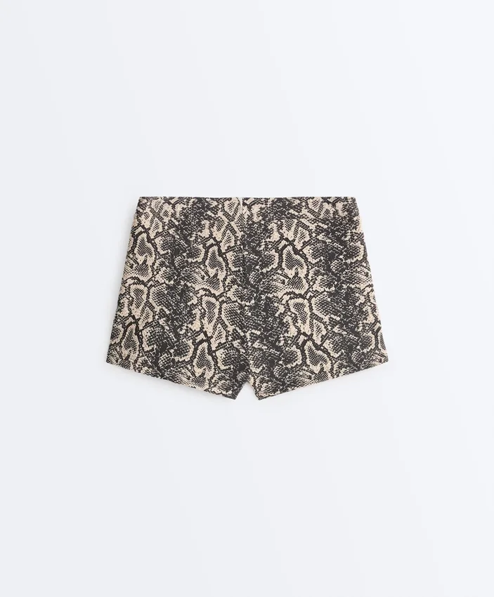 Bikiny s vysokým pasem a hadím potiskem Bikiny s vysokým pasem a hadím potiskem