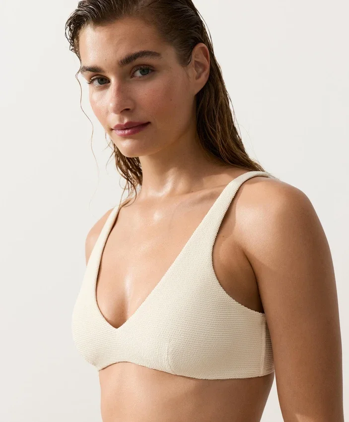 Bikiny s vázáním za krkem Bikiny s vázáním za krkem