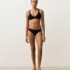 Bikiny s vázáním za krkem z piké Bikiny s vázáním za krkem z piké