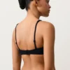 Bikiny s vázáním za krkem z piké Bikiny s vázáním za krkem z piké