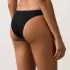 Bikiny se středním krytím a výstřihem do U Bikiny se středním krytím a výstřihem do U