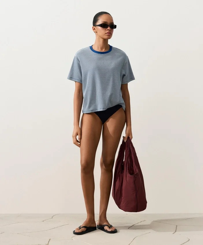 Bikiny se středním krytím a výstřihem do U Bikiny se středním krytím a výstřihem do U