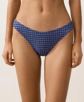 Bikiny se středním krytím a výstřihem do U s kostkovaným vzorem Bikiny se středním krytím a výstřihem do U s kostkovaným vzorem