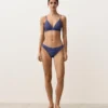 Bikiny se středním krytím a výstřihem do U s kostkovaným vzorem Bikiny se středním krytím a výstřihem do U s kostkovaným vzorem