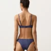 Bikiny se středním krytím a výstřihem do U s kostkovaným vzorem Bikiny se středním krytím a výstřihem do U s kostkovaným vzorem