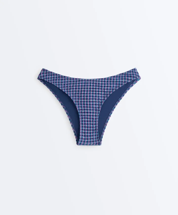 Bikiny se středním krytím a výstřihem do U s kostkovaným vzorem Bikiny se středním krytím a výstřihem do U s kostkovaným vzorem