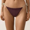 Bikiny se středním krytím a vázáním Bikiny se středním krytím a vázáním