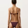 Bikiny se středním krytím a vázáním Bikiny se středním krytím a vázáním