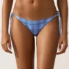Bikiny se středním krytím a vázáním na bocích s kostkovaným potiskem Bikiny se středním krytím a vázáním na bocích s kostkovaným potiskem