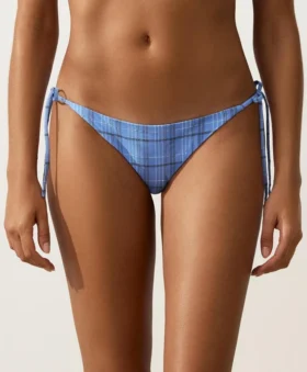 Bikiny se středním krytím a vázáním na bocích s kostkovaným potiskem Bikiny se středním krytím a vázáním na bocích s kostkovaným potiskem