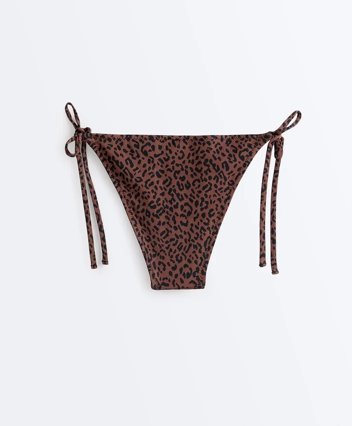 Bikiny se středním krytím a vázáním, s leopardím potiskem Bikiny se středním krytím a vázáním, s leopardím potiskem