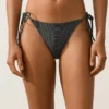 Bikiny se středním krytím a vázáním z žakárové látky s efektem praní Bikiny se středním krytím a vázáním z žakárové látky s efektem praní
