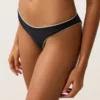 Bikiny se středním krytím, výstřihem do U a lemováním Bikiny se středním krytím, výstřihem do U a lemováním