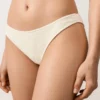 Bikiny se středním krytím, výstřihem do U a zvrásněnou látkou Bikiny se středním krytím, výstřihem do U a zvrásněnou látkou