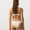 Bikiny se středním krytím, výstřihem do U a zvrásněnou látkou Bikiny se středním krytím, výstřihem do U a zvrásněnou látkou
