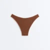 Bikiny se středním krytím, výstřihem do U a zvrásněnou látkou Bikiny se středním krytím, výstřihem do U a zvrásněnou látkou