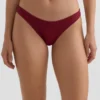 Brazilské bikiny s výřezem do U a mini kostkovaným žakárovým vzorem Brazilské bikiny s výřezem do U a mini kostkovaným žakárovým vzorem