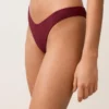 Brazilské bikiny s výřezem do U a mini kostkovaným žakárovým vzorem Brazilské bikiny s výřezem do U a mini kostkovaným žakárovým vzorem