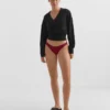 Brazilské bikiny s výřezem do U a mini kostkovaným žakárovým vzorem Brazilské bikiny s výřezem do U a mini kostkovaným žakárovým vzorem