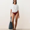 Brazilské bikiny s výřezem do U a mini kostkovaným žakárovým vzorem Brazilské bikiny s výřezem do U a mini kostkovaným žakárovým vzorem
