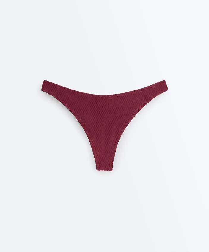 Brazilské bikiny s výřezem do U a mini kostkovaným žakárovým vzorem Brazilské bikiny s výřezem do U a mini kostkovaným žakárovým vzorem