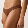 Brazilské bikiny s výřezem do U a zvrásněnou látkou Brazilské bikiny s výřezem do U a zvrásněnou látkou