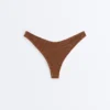 Brazilské bikiny s výřezem do U a zvrásněnou látkou Brazilské bikiny s výřezem do U a zvrásněnou látkou
