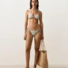 Bikiny se středním krytím, háčkované s vlnovým vzorem a vázáním Bikiny se středním krytím, háčkované s vlnovým vzorem a vázáním