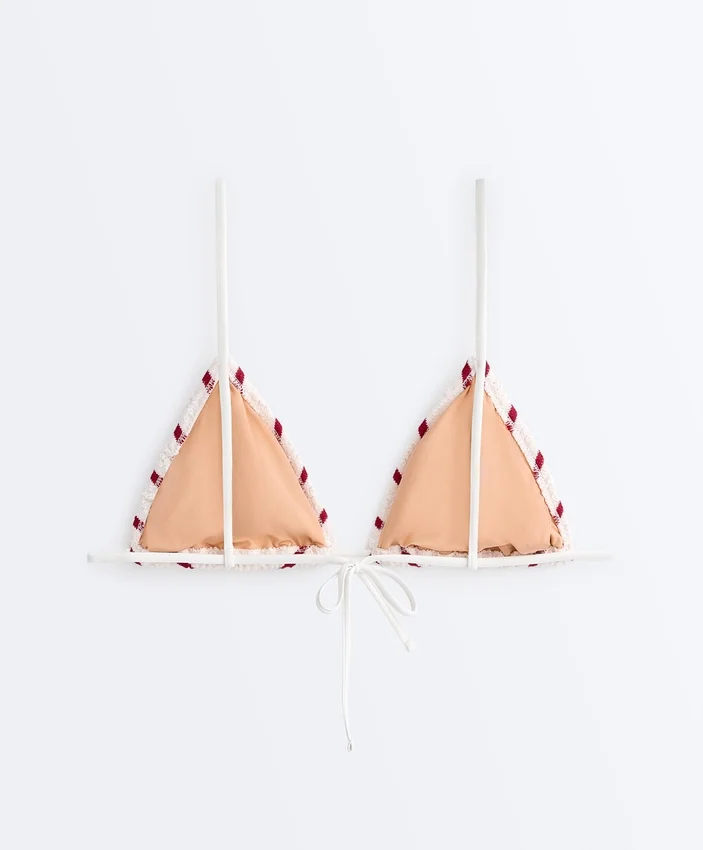 Háčkované pruhované trojúhelníkové topy pro bikiny Háčkované pruhované trojúhelníkové topy pro bikiny