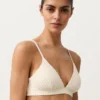 Háčkované trojúhelníkové bikiny s bublinkovou texturou Háčkované trojúhelníkové bikiny s bublinkovou texturou