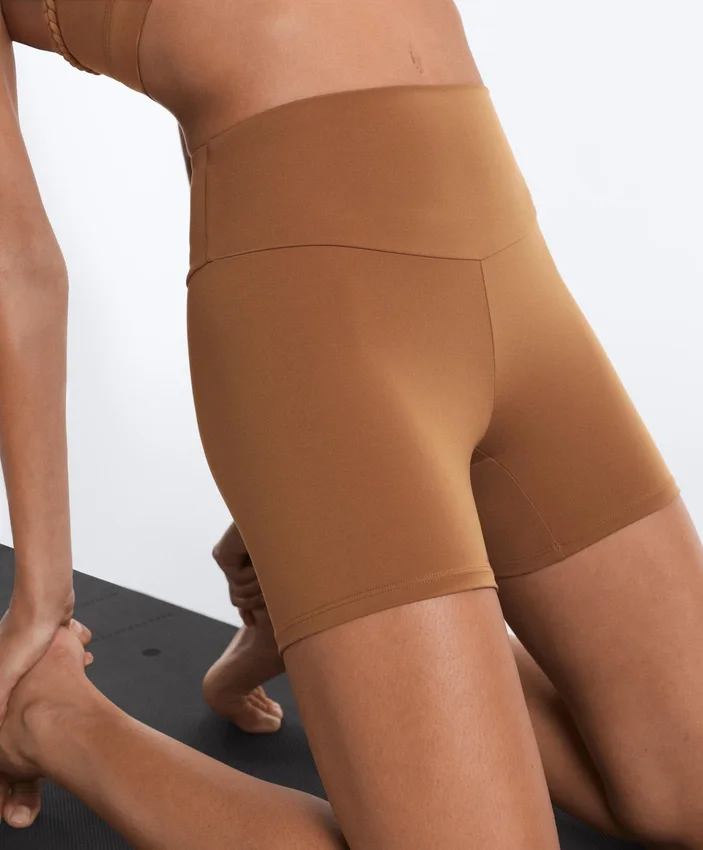 Kalhoty Comfortlux s vysokým pasem a délkou 10 cm Kalhoty Comfortlux s vysokým pasem a délkou 10 cm