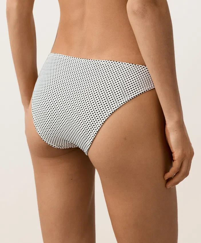 Klasické bikiny s žakárovým potiskem v puntíky Klasické bikiny s žakárovým potiskem v puntíky