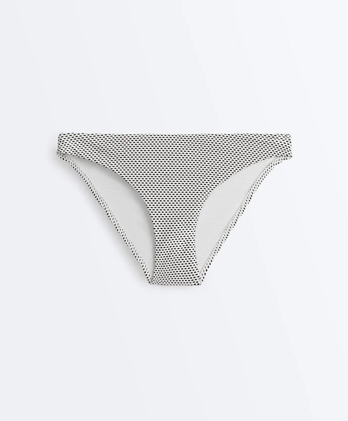 Klasické bikiny s žakárovým potiskem v puntíky Klasické bikiny s žakárovým potiskem v puntíky