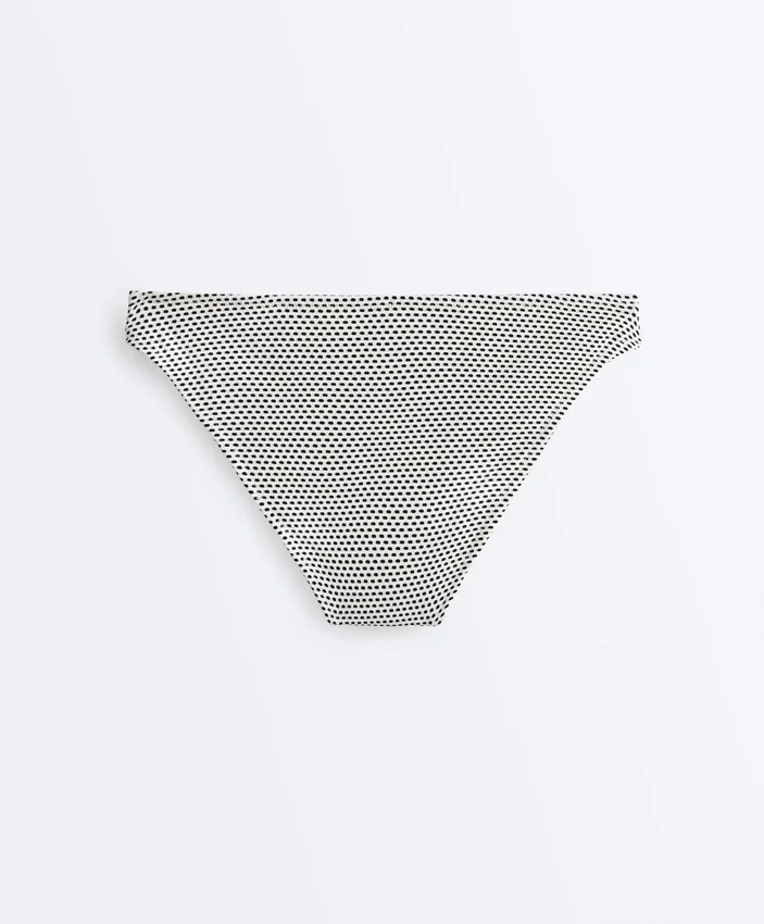 Klasické bikiny s žakárovým potiskem v puntíky Klasické bikiny s žakárovým potiskem v puntíky