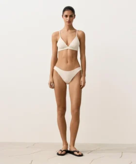 Háčkované trojúhelníkové bikiny s bublinkovou texturou Háčkované trojúhelníkové bikiny s bublinkovou texturou