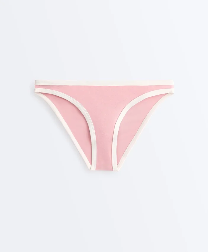 Klasické bikiny s kontrastním lemováním Klasické bikiny s kontrastním lemováním