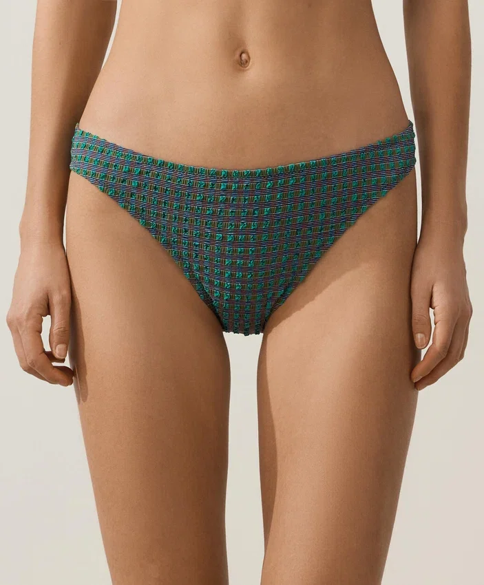 Klasické bikiny s kostkovaným vzorem v kalhotkách Klasické bikiny s kostkovaným vzorem v kalhotkách