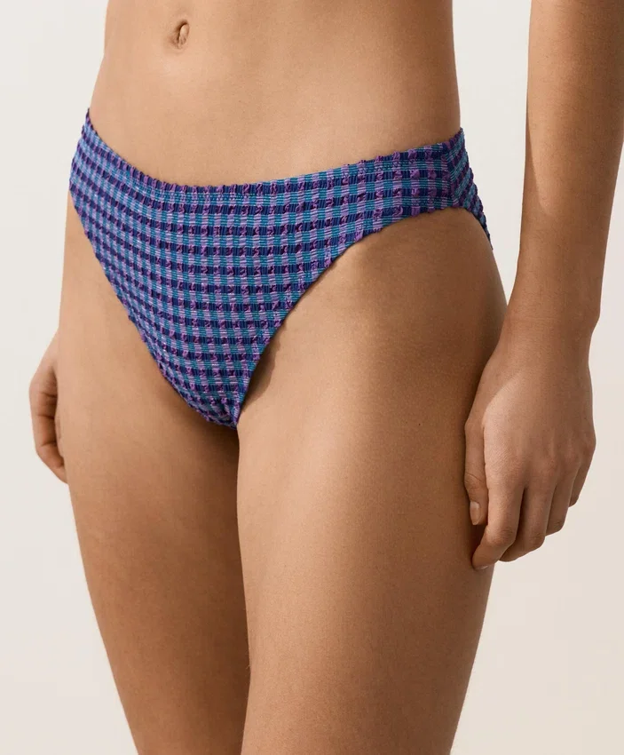 Klasické bikiny s kostkovaným vzorem v kalhotkách Klasické bikiny s kostkovaným vzorem v kalhotkách