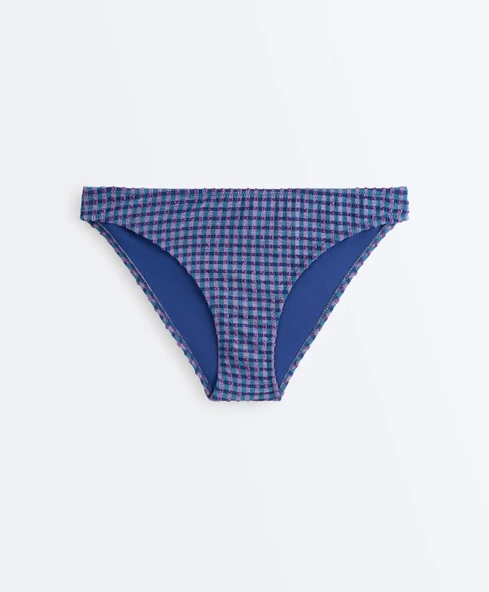 Klasické bikiny s kostkovaným vzorem v kalhotkách Klasické bikiny s kostkovaným vzorem v kalhotkách